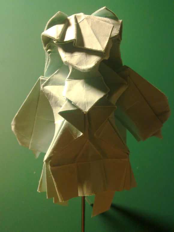 【折纸实拍】萌版初音实拍折纸教程，详细整形