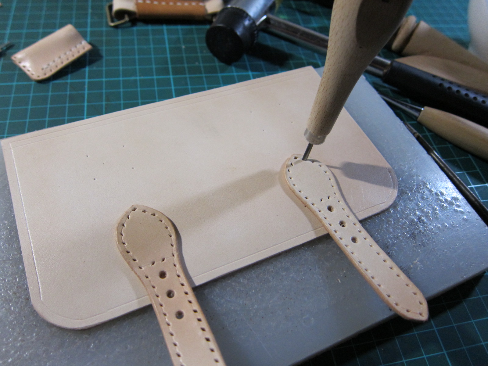 皮革包包制作，教你制作漂亮的迷你剑桥包的详细制作步骤