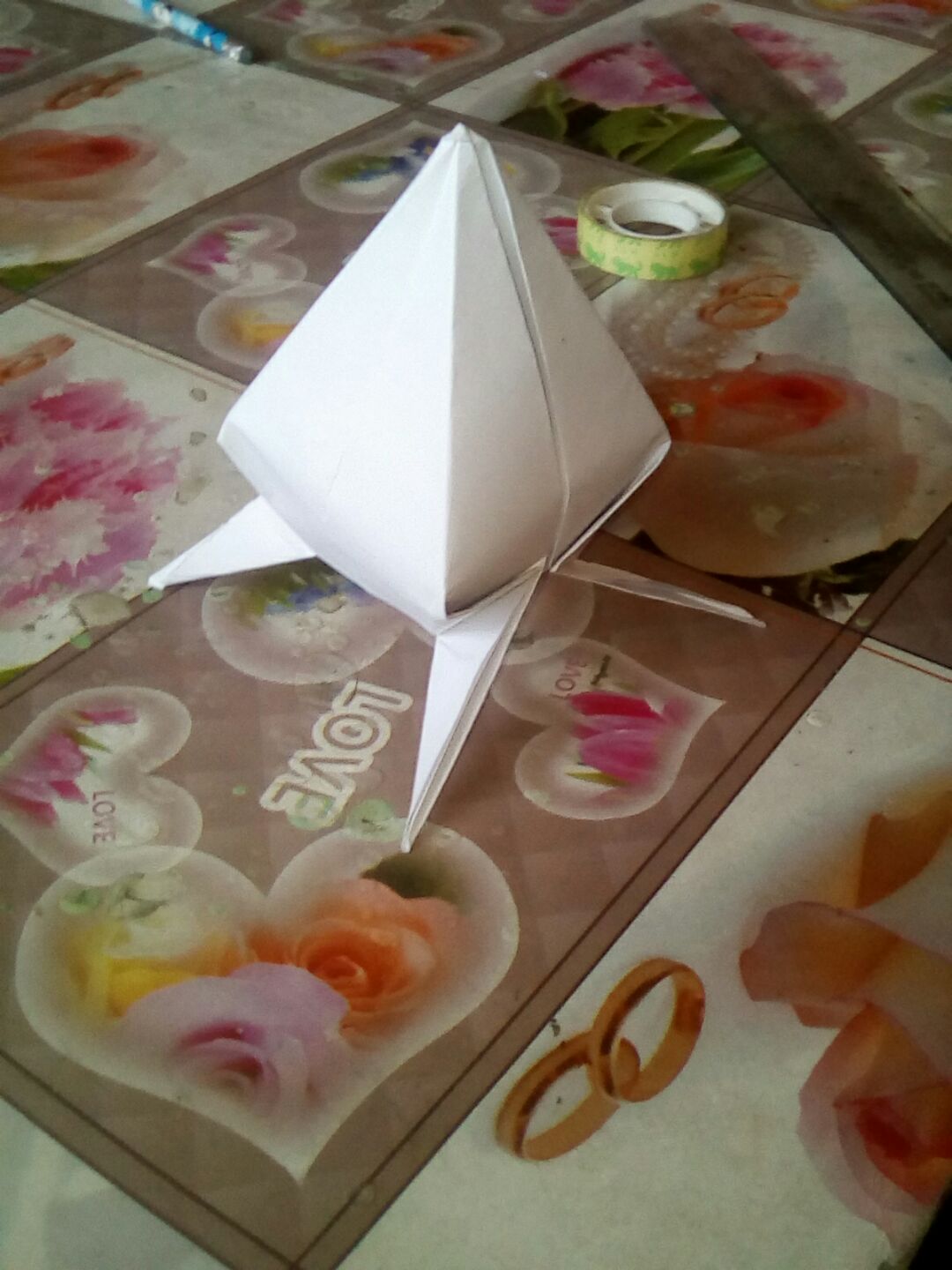 简单手工折纸，能吹起来的桃子的手工折纸方法