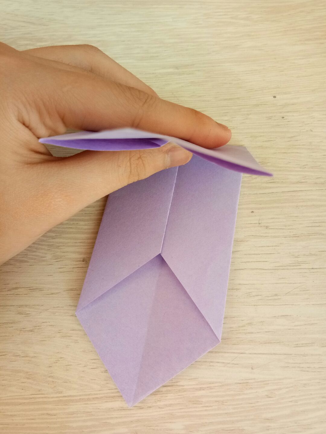 手工DIY折一个漂亮的领花戴一戴，好看的领花的折纸方法