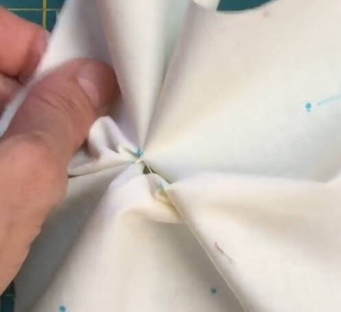 布艺手工基础教程，传统手工服装设计教程之菱形/菱格衣褶的布艺手工制作方法