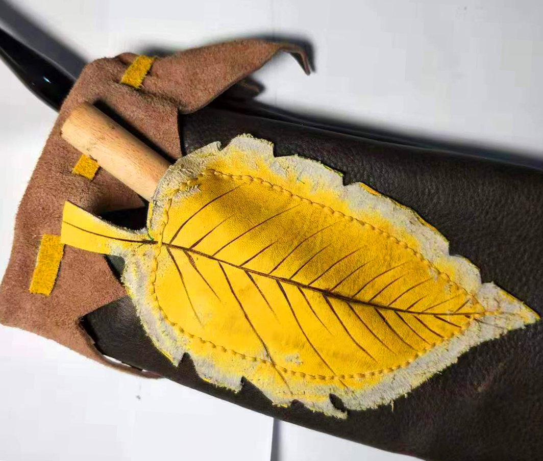 皮艺皮革手工制作，废旧皮包改田园风烟斗袋手工制作过程图解教程