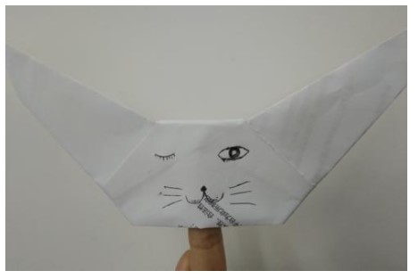 儿童折纸手工制作教程-小猫咪手偶折法