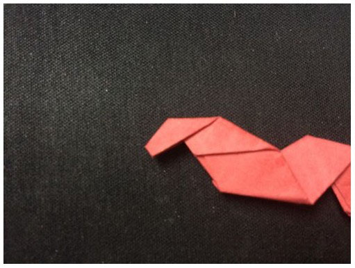 儿童简单折纸手工制作教程-小蛇的折纸手工制作教程