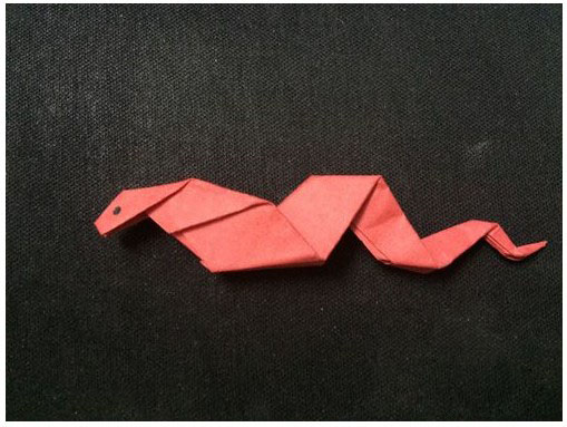 儿童简单折纸手工制作教程-小蛇的折纸手工制作教程