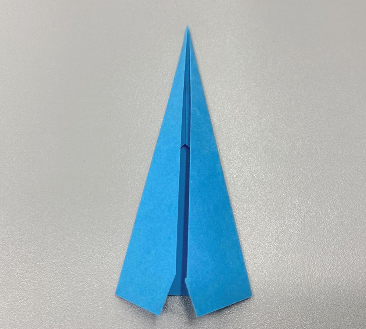 儿童最简单的折纸手工制作教程，纸飞机的简单折法图解