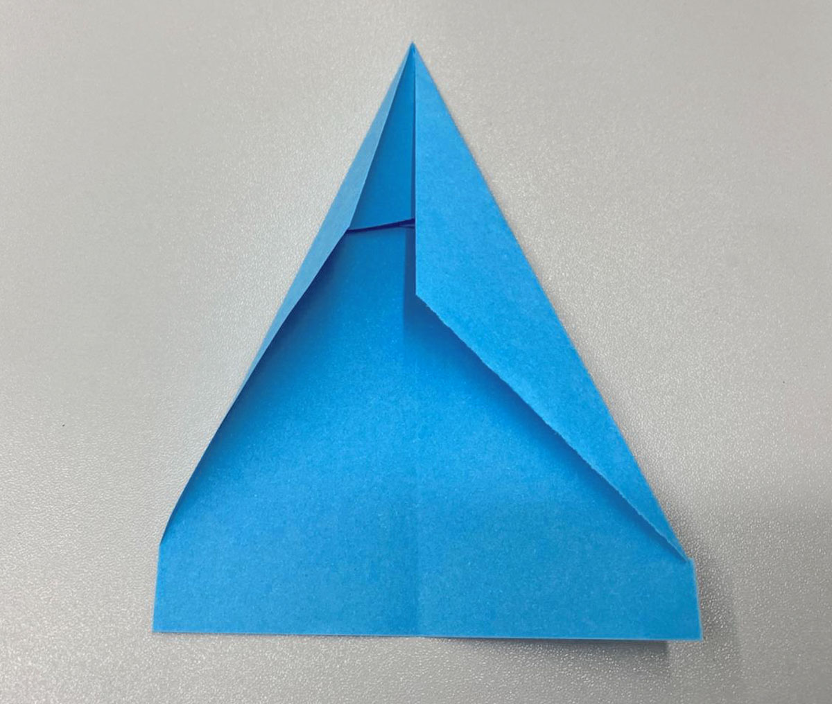 儿童最简单的折纸手工制作教程，纸飞机的简单折法图解