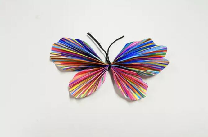 儿童手工制作彩色折纸蝴蝶