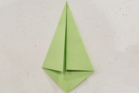 儿童折纸手工制作教程，郁金香的折法步骤图片