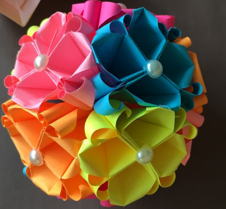 手工制作纸花球步骤图解
