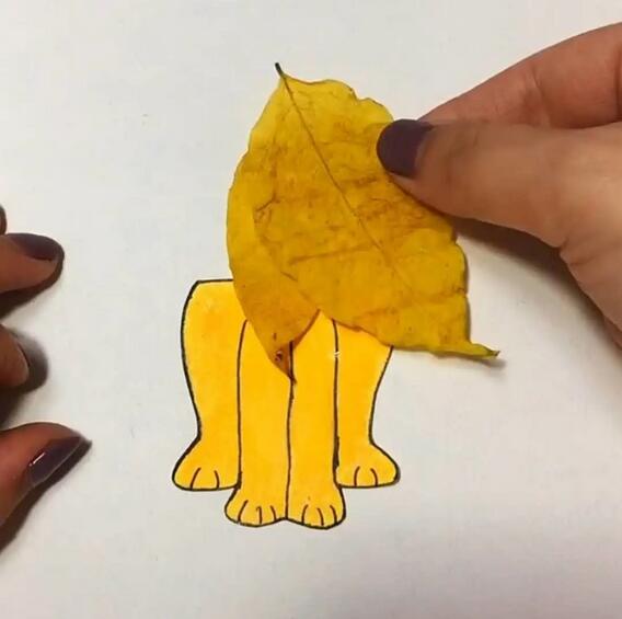 树叶画手工贴画，秋天落叶拼成的小狮子