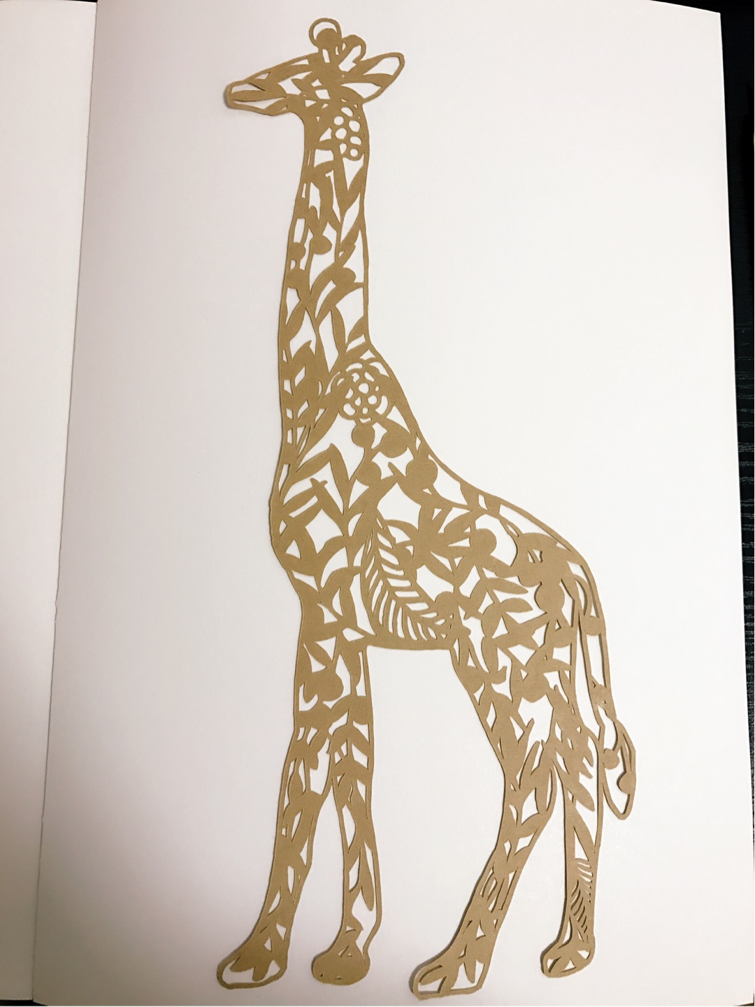 纸雕长颈鹿刻纸方法图解教程