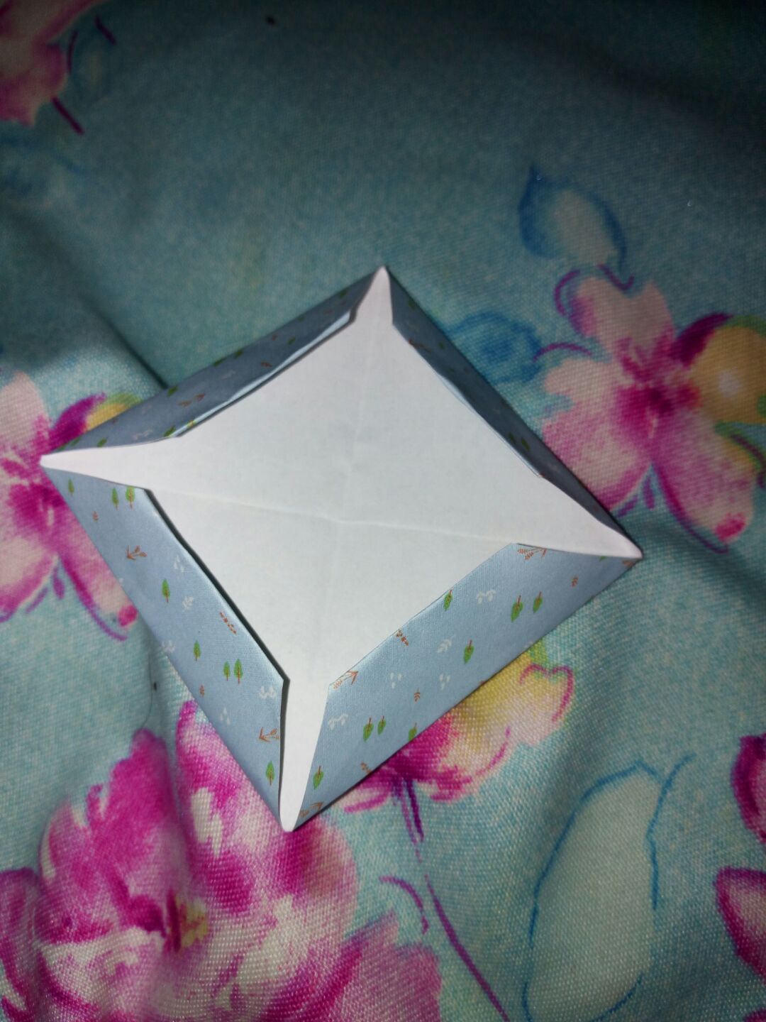 教你折纸简易三角盒子萌萌哒折纸方法╭★肉丁网